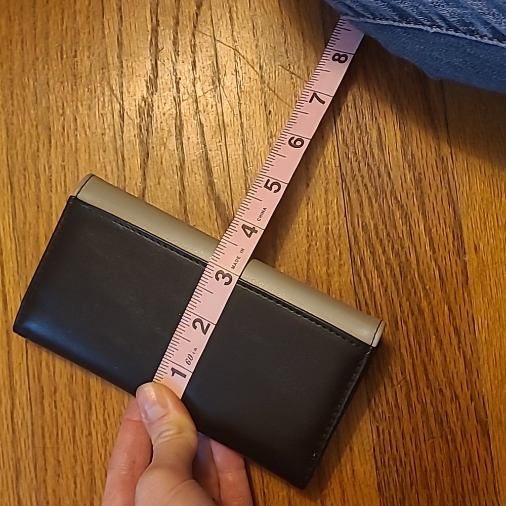 Nintendo Controller Wallet - Picture 12 of 15